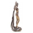 Akt „Zartheit“ – Elegante Frauenfigur mit schwingendem Tuch